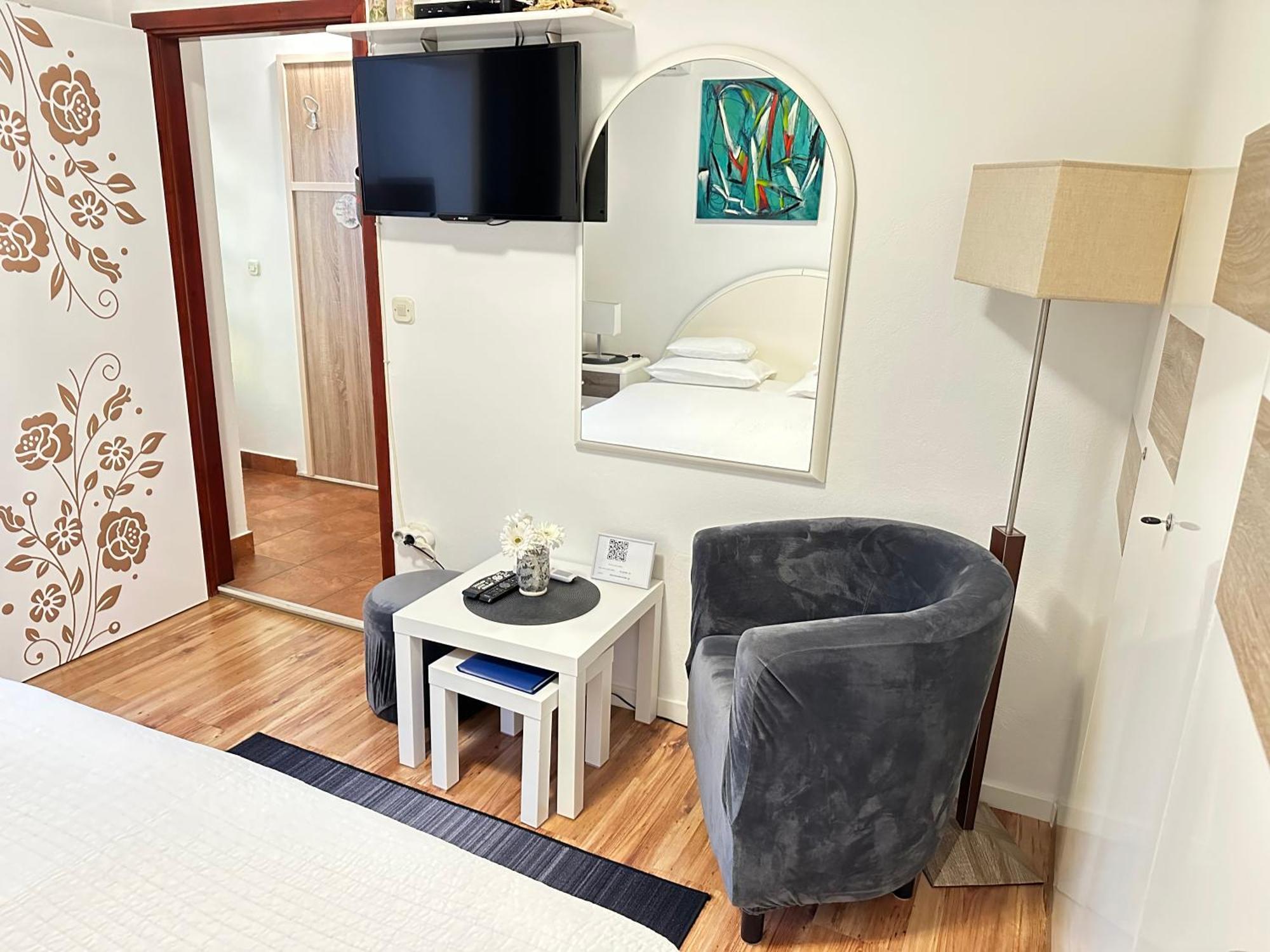 Apartments - Rooms Vesna Primošten Екстериор снимка