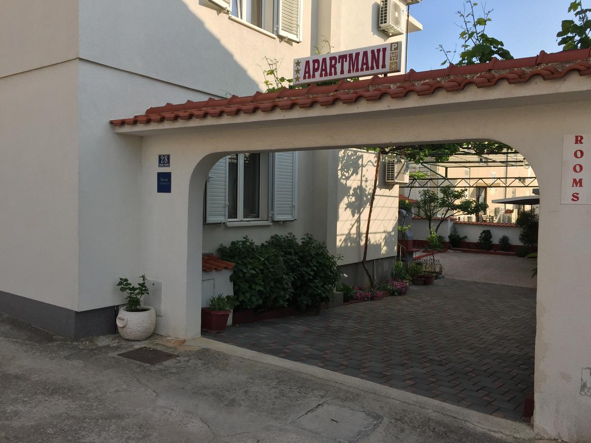 Apartments - Rooms Vesna Primošten Екстериор снимка