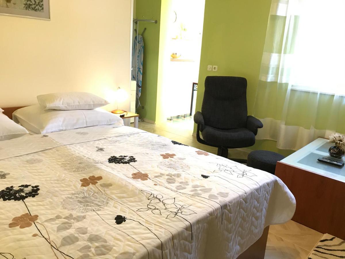 Apartments - Rooms Vesna Primošten Екстериор снимка
